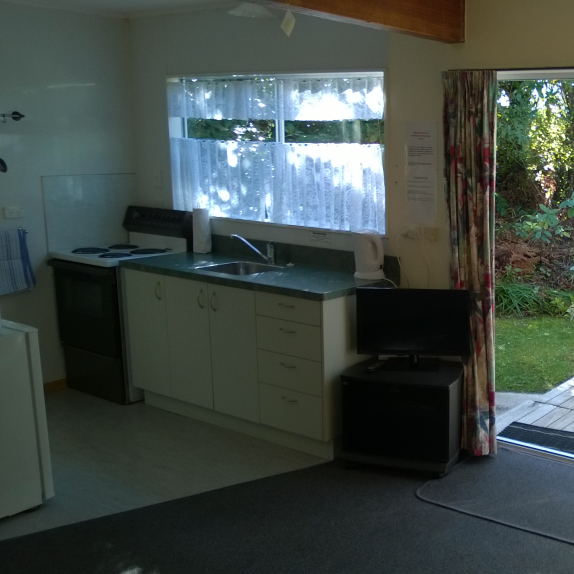 gallery/wp-content-uploads-2014-04-Bush-cottage-Loungediner